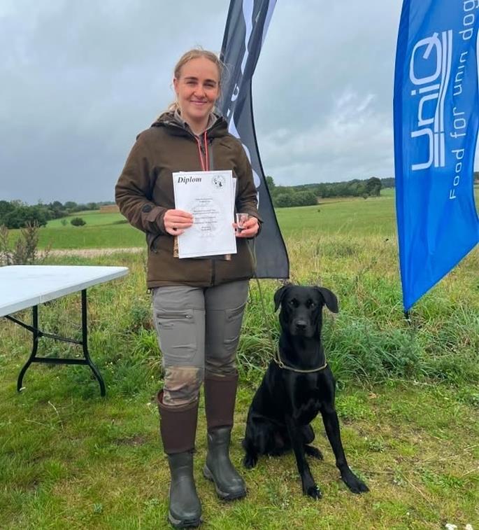 Stort tillykke til Rosefield Gundog Theo (Hector) og Jessica Faarkrog
